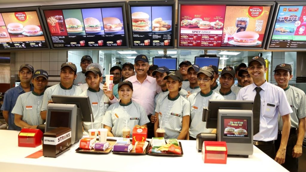 How much do McDonald’s employees make each hour? A Report